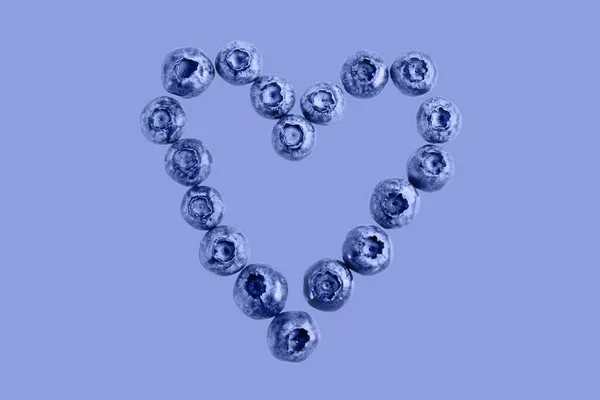 Taze Mavi Böğürtlen Kalp Şekli — Stok fotoğraf