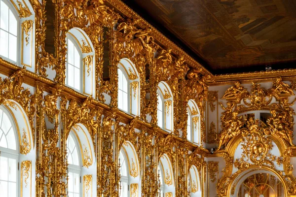 Petersburg Russia Czerwca Wnętrze Pałacu Katarzyny Sala Balowa Dniu Czerwca — Zdjęcie stockowe