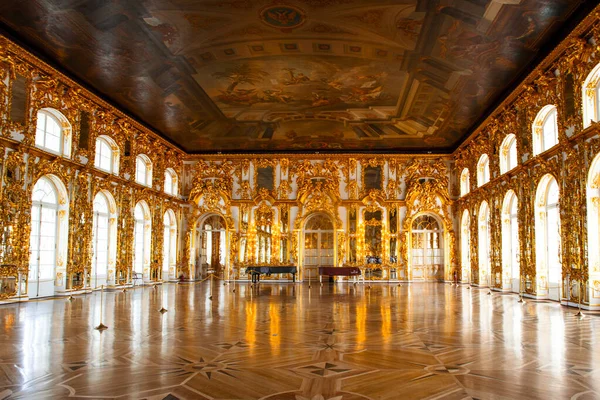 Petersburg Russia Czerwca Wnętrze Pałacu Katarzyny Sala Balowa Dniu Czerwca — Zdjęcie stockowe