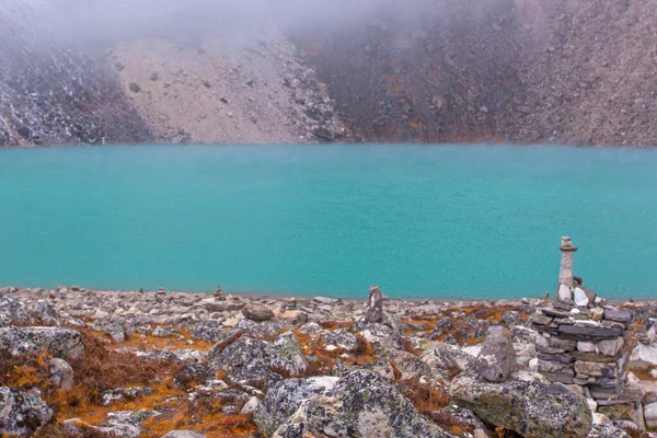 Paisagem Com Lago Gokyo Com Água Azul Incrível Nepal — Fotografia de Stock