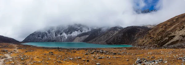 Paysage Avec Lac Gokyo Avec Une Eau Bleue Incroyable Népal — Photo