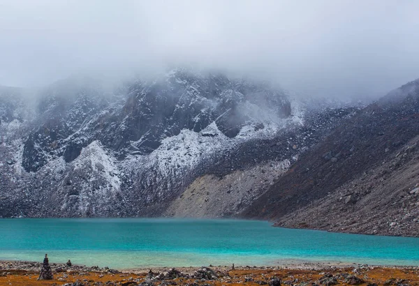 Gökyo Gölü Nün Muhteşem Mavi Suyuyla Manzarası Nepal — Stok fotoğraf