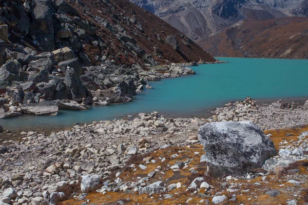 Paysage Avec Lac Gokyo Avec Une Eau Bleue Incroyable Népal — Photo