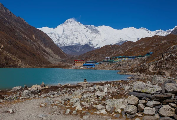 Paysage Avec Lac Gokyo Avec Une Eau Bleue Incroyable Népal — Photo