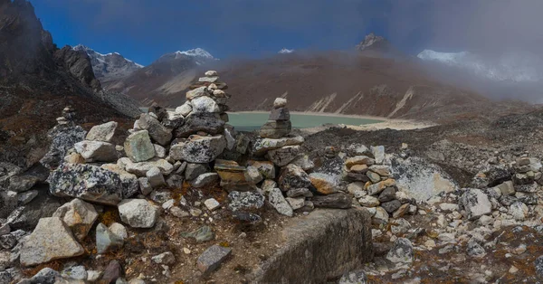 Пейзаж Озером Gokyo Удивительной Голубой Водой Непал — стоковое фото