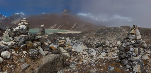 Paisagem Com Lago Gokyo Com Água Azul Incrível Nepal — Fotografia de Stock