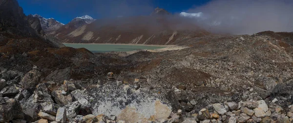 Paysage Avec Lac Gokyo Avec Une Eau Bleue Incroyable Népal — Photo