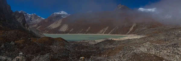 Paysage Avec Lac Gokyo Avec Une Eau Bleue Incroyable Népal — Photo