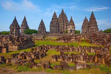 Sabahın erken saatlerinde Endonezya 'daki Prambanan tapınağı