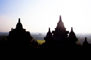 Erly sabahında Borobudur Tapınağı, Java Adası, Endonezya