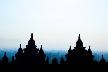 Erly sabahında Borobudur Tapınağı, Java Adası, Endonezya