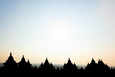 Erly sabahında Borobudur Tapınağı, Java Adası, Endonezya
