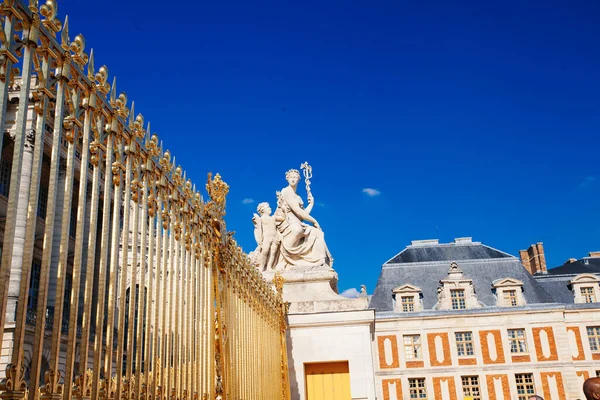 View Part North Wing Palace Versailles His Gilding Fence Background — Stock Photo, Image