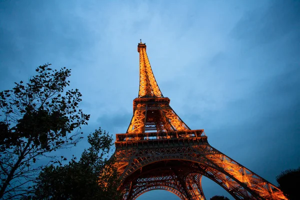 Parijs September 2016 Verlichte Eiffeltoren Schemering Toren Meest Bezochte Bezienswaardigheid — Stockfoto