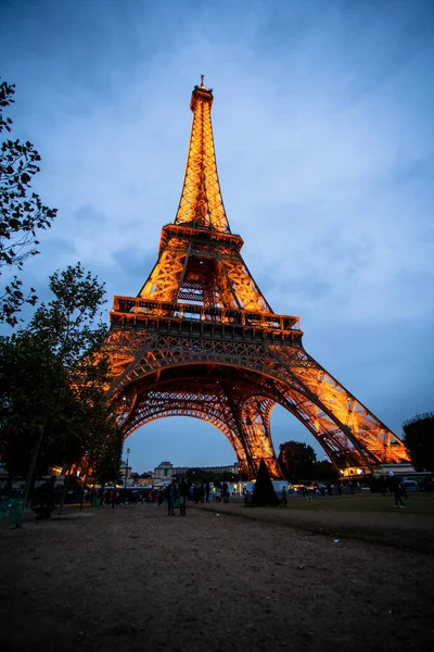 Paris September 2016 Oplyst Eiffeltårn Skumringen Tårnet Det Mest Besøgte - Stock-foto