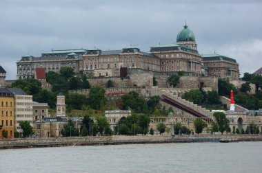 Güneşli bir günde merkezinde Budapeşte, Macaristan tarihi binalar