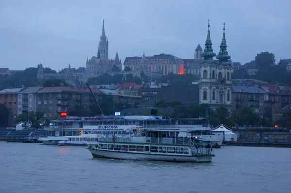 Güneşli bir günde merkezinde Budapeşte, Macaristan tarihi binalar