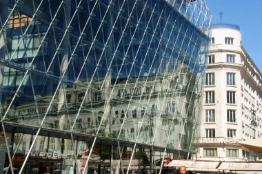 Güneşli bir günde merkezinde Budapeşte, Macaristan tarihi binalar