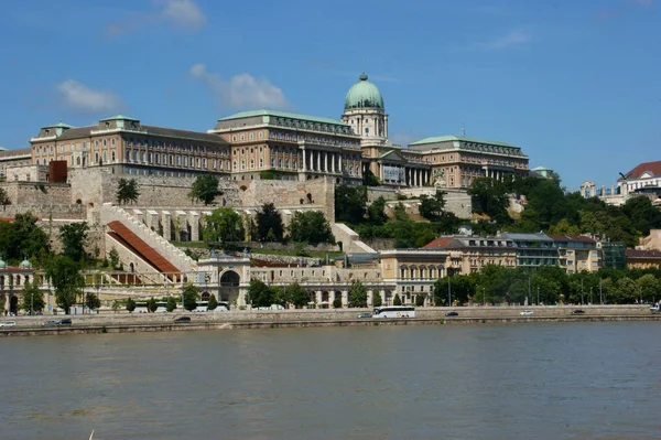 Edifícios Históricos Dia Ensolarado Centro Budapeste Hungria — Fotografia de Stock