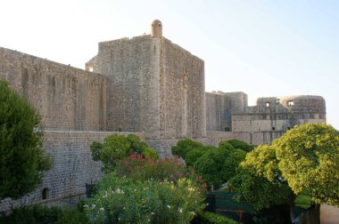Hırvatistan Dubrovnik duvarların içinde tarihi eski binalar