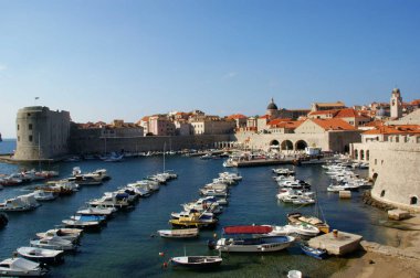 Hırvatistan Dubrovnik duvarların içinde tarihi eski binalar