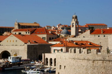 Hırvatistan Dubrovnik duvarların içinde tarihi eski binalar