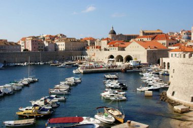 Hırvatistan Dubrovnik duvarların içinde tarihi eski binalar
