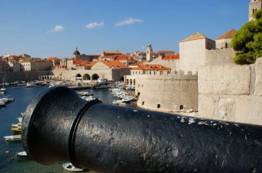 Hırvatistan Dubrovnik duvarların içinde tarihi eski binalar