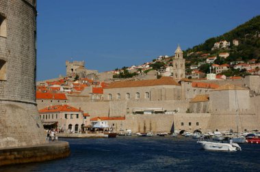 Hırvatistan Dubrovnik duvarların içinde tarihi eski binalar