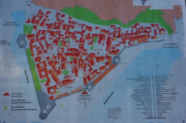 Eski binalar ve Adriyatik Denizi, Kotor içinde en büyük buz tarihi surlarının