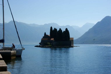 Eski binalar ve Adriyatik Denizi, Kotor içinde en büyük buz tarihi surlarının