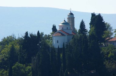 Eski binalar ve Adriyatik Denizi, Kotor içinde en büyük buz tarihi surlarının