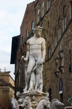 Ponte vecchio ve tarihi binaların Toskana, İtalya