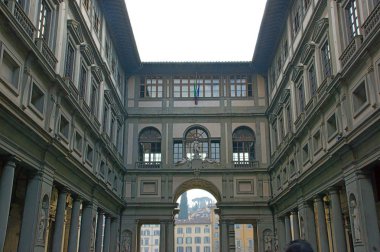 Ponte vecchio ve tarihi binaların Toskana, İtalya