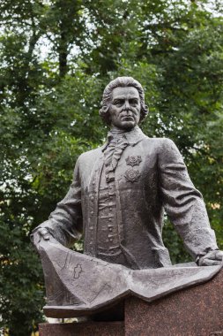 Gomel, Belarus - 09 Temmuz 2015: Heykel, Rumyantsev Nikolai Gomel Şehir Parkı Palace, Beyaz Rusya