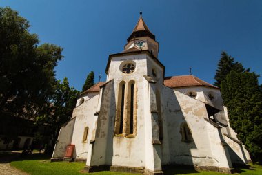 Prejmer, Romanya - 21 Temmuz 2017: Müstahkem kilise Tartlau Prejmer Romanya, kiliseler saldırıları, Töton Şövalyeleri tarafından Transilvanya Saksonlar yerleşim inşa sırasında nüfus korumak için savunma duvarları içinde inşa edildi