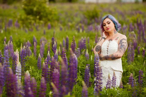 Portrait Sensual Attractive Tattoo Bride Lupines Field — Stock Photo, Image