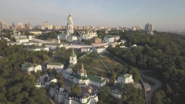 Voando Sobre Kiev Pechersk Lavra Igrejas Mosteiro Colinas Dnieper Cima — Vídeo de Stock