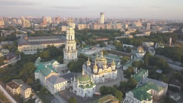 Voando Para Longe Kiev Pechersk Lavra Igrejas Mosteiro Colinas Dnieper — Vídeo de Stock