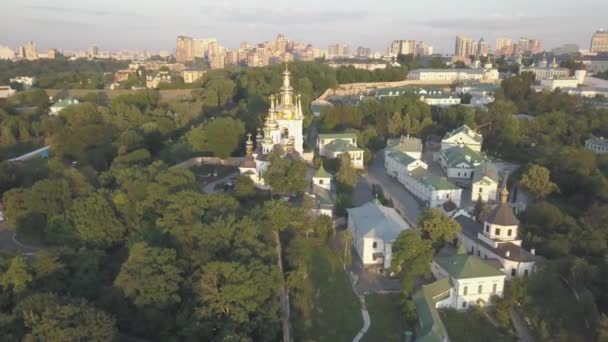 Voando Redor Kiev Pechersk Lavra Igrejas Mosteiro Colinas Dnieper Cima — Vídeo de Stock