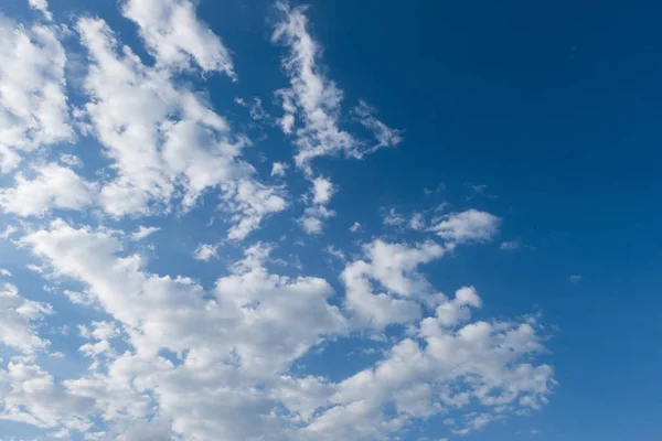 Nuages Blancs Été Ciel Bleu — Photo