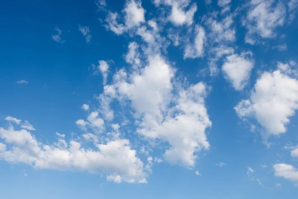 Nuages Blancs Été Ciel Bleu — Photo