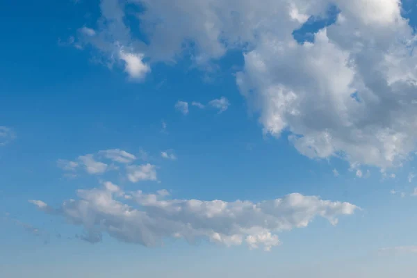 Nuages Blancs Été Ciel Bleu — Photo