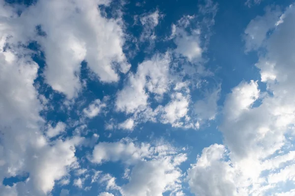 Nuages Blancs Été Ciel Bleu — Photo