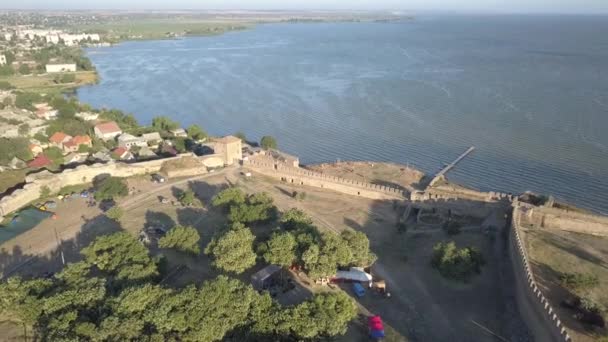 Luchtfoto Bovenaanzicht Van Drone Naar Oude Fort Akkerman Die Oever — Stockvideo