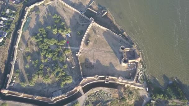 Luchtfoto Bovenaanzicht Van Drone Naar Oude Fort Akkerman Die Oever — Stockvideo