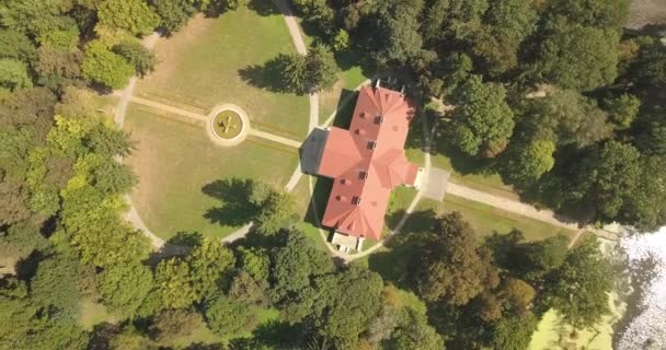 Volando Avión Tripulado Sobre Lugares Interés Famosos Ukranian Palacio Parque — Vídeo de stock