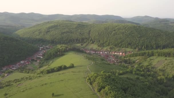 Luchtfoto Naar Dorp Bukk Mountains National Park Hongarije — Stockvideo