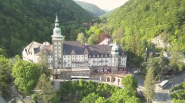 Lillafured, Macaristan - 02,2018 olabilir: Havadan görünümü Lillafured Kalesi'ne. Lillafured en güzel doğal ortamlarda, Miskolc Bukk dağlar doğu kesiminde yakınındaki biridir