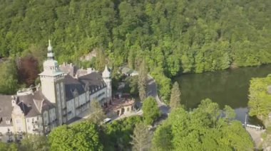 Lillafured, Macaristan - 02,2018 olabilir: Havadan görünümü Lillafured Kalesi'ne. Lillafured en güzel doğal ortamlarda, Miskolc Bukk dağlar doğu kesiminde yakınındaki biridir